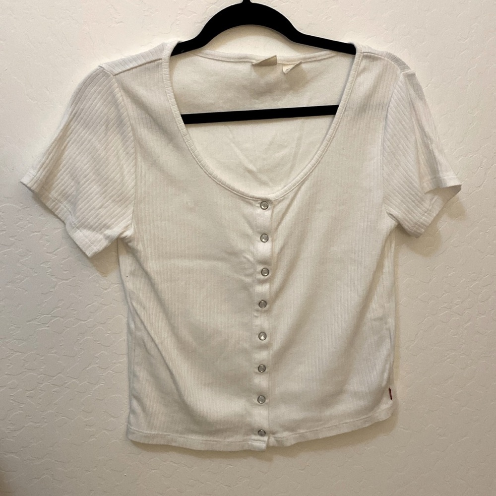 Short sleeve size small ribbed Levi’s top